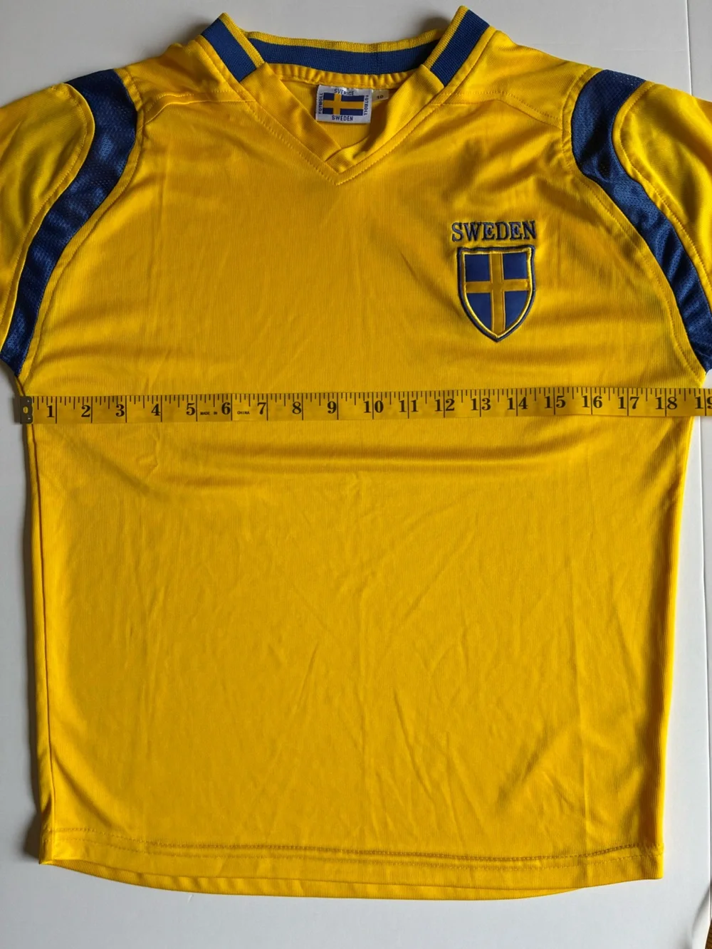 Sweden Kids Soccer Jersey - Yellow with Blue Trim Size 10
